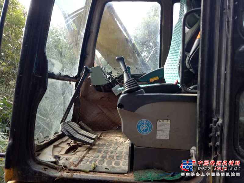 广东出售转让二手16809小时2004年小松PC100挖掘机
