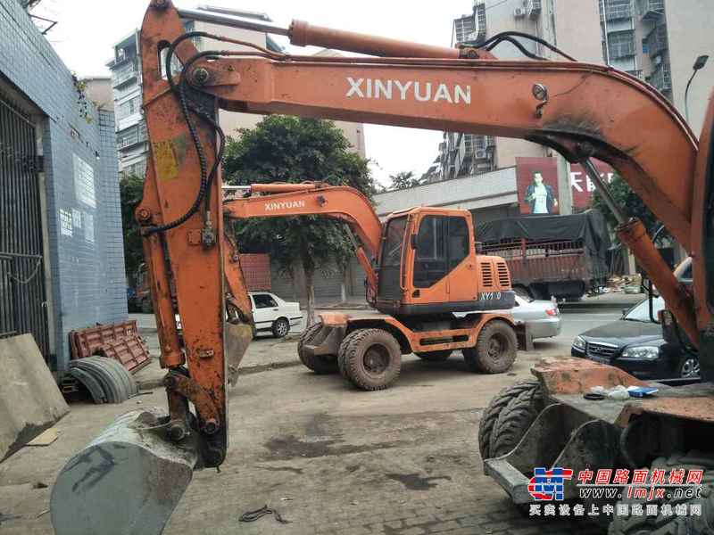 重庆出售转让二手2800小时2015年新源机械轮挖65W挖掘机