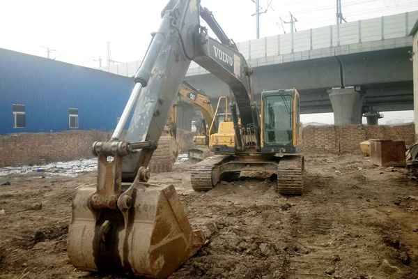 山西出售转让二手6500小时2011年沃尔沃EC210B挖掘机