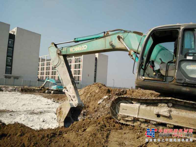 江苏出售转让二手14885小时2008年神钢SK200挖掘机