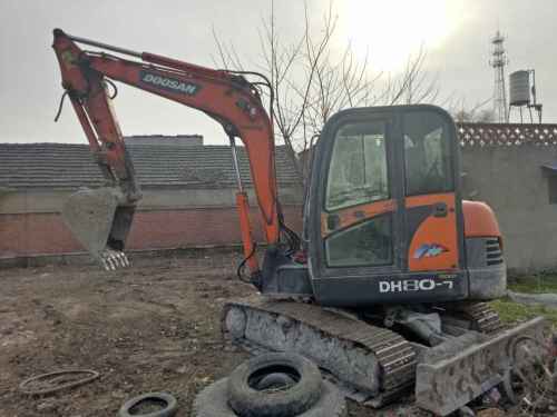 安徽出售转让二手8600小时2011年斗山DH60挖掘机