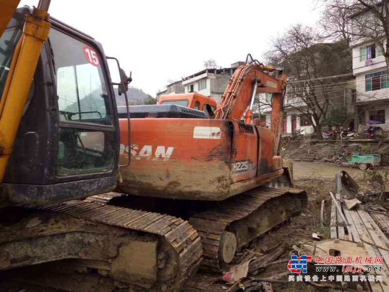 贵州出售转让二手10648小时2009年斗山DH225挖掘机