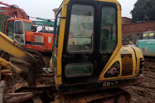 湖南出售转让二手11000小时2009年现代R55挖掘机