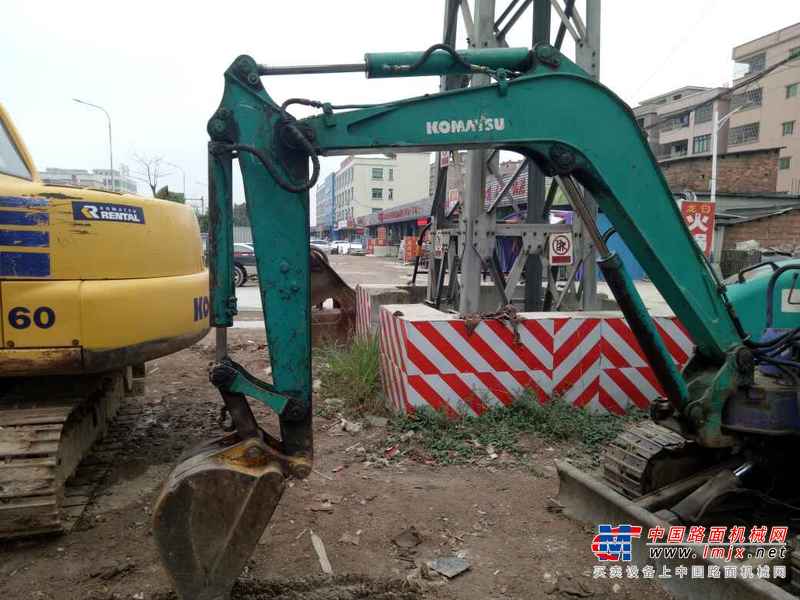 广东出售转让二手10400小时2005年小松PC30MR挖掘机