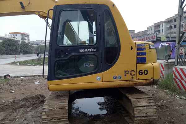 广东出售转让二手8130小时2005年小松PC60挖掘机