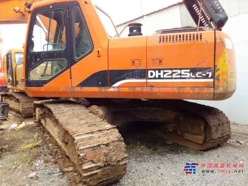 湖南出售转让二手8500小时2010年斗山DH225LC挖掘机