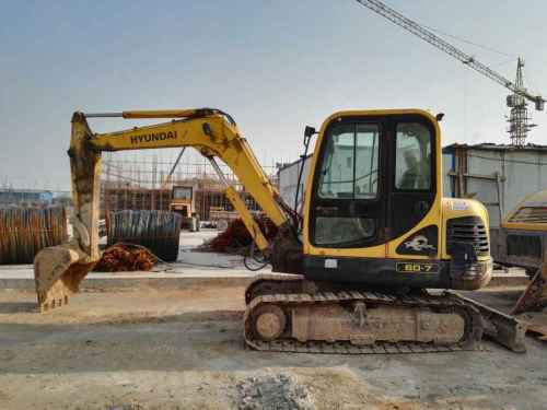 陕西出售转让二手8000小时2008年现代R60挖掘机
