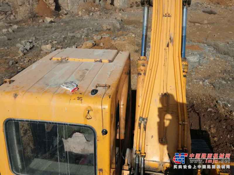 河南出售转让二手14000小时2007年现代R215挖掘机