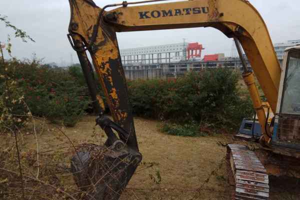 广西出售转让二手12500小时2003年小松PC60挖掘机
