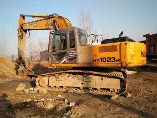 河南出售转让二手8000小时2012年加藤HD1023挖掘机
