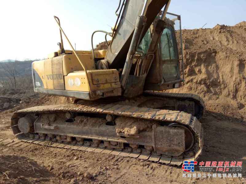 河南出售转让二手8000小时2011年沃尔沃EC210B挖掘机