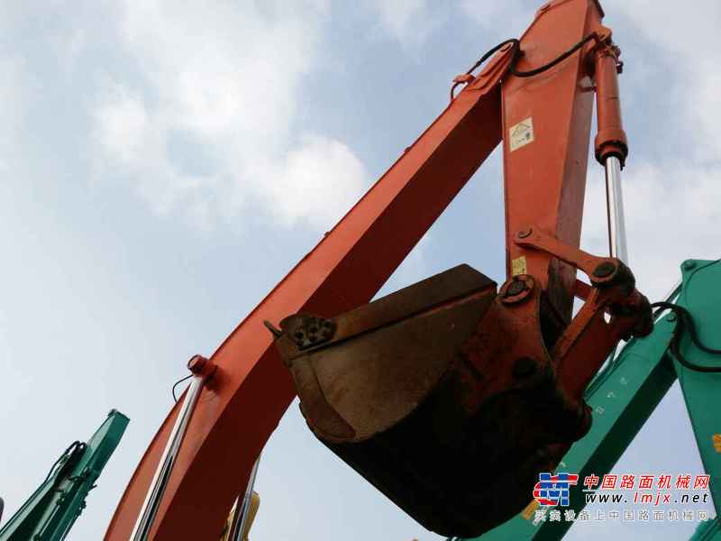 广东出售转让二手3836小时2007年日立ZX200挖掘机