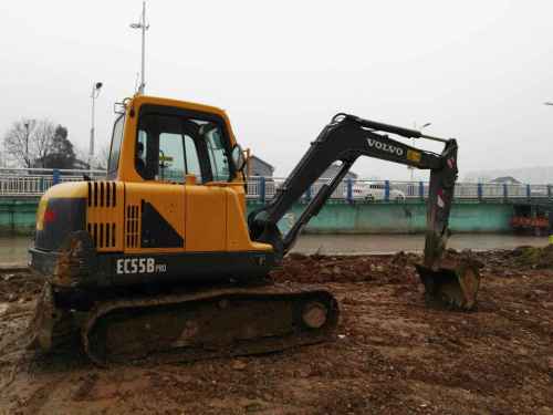 湖南出售转让二手1300小时2015年沃尔沃EC55B挖掘机
