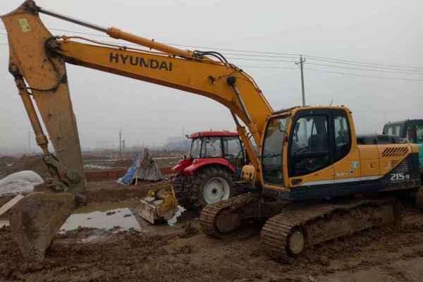安徽出售转让二手7300小时2012年现代R215挖掘机