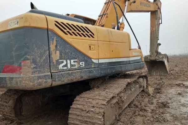 安徽出售转让二手7300小时2012年现代R215挖掘机