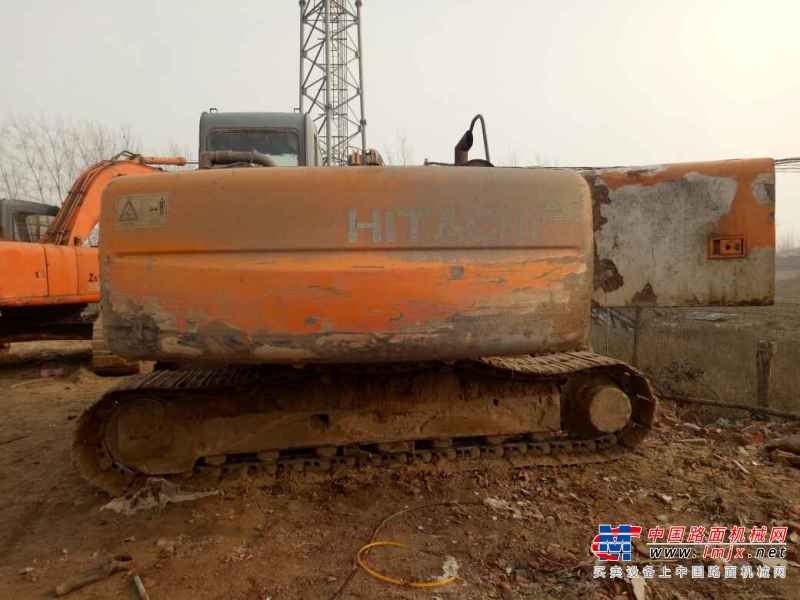 河南出售转让二手13000小时2006年日立ZX200挖掘机