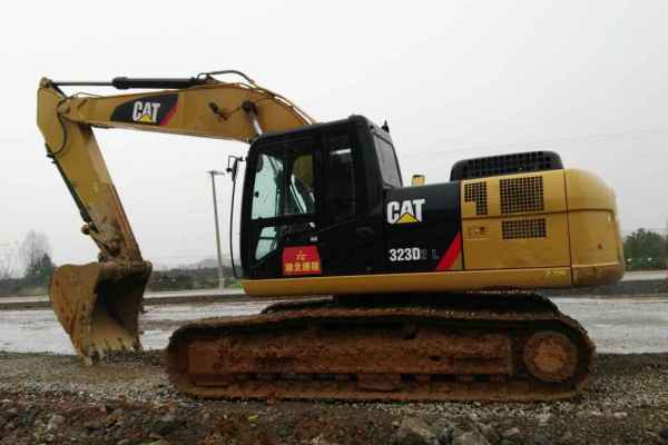 湖南出售转让二手3000小时2014年卡特彼勒323D2L挖掘机
