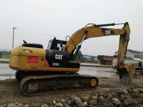 湖南出售转让二手4000小时2013年卡特彼勒323D2L挖掘机