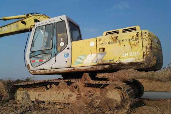 陕西出售转让二手15000小时2003年住友SH200A2挖掘机