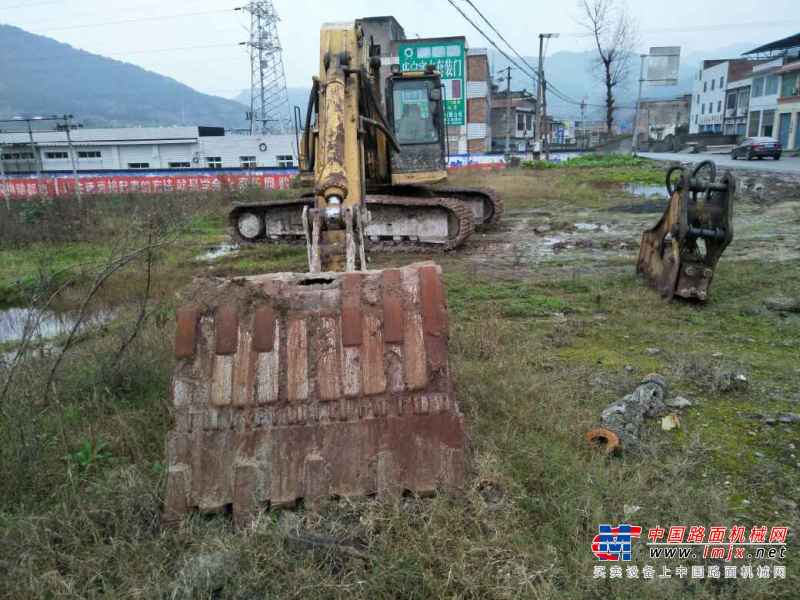 重庆出售转让二手20000小时2003年卡特彼勒320BU挖掘机