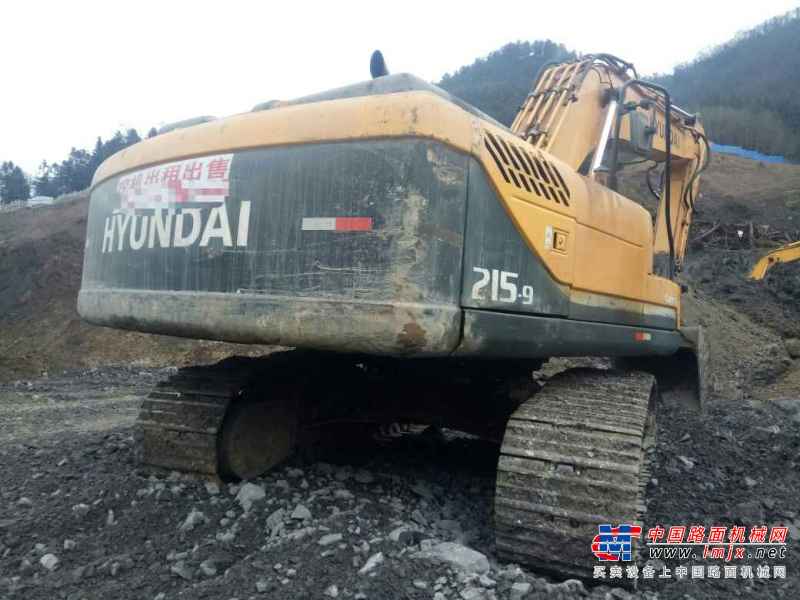 贵州出售转让二手7600小时2012年现代R215挖掘机