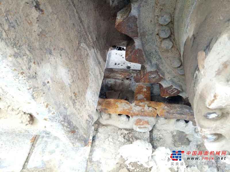 河南出售转让二手13000小时2004年现代R210挖掘机