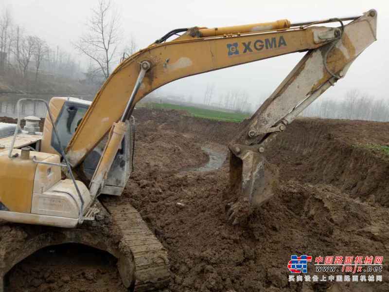 安徽出售转让二手9453小时2011年厦工XG822LC挖掘机