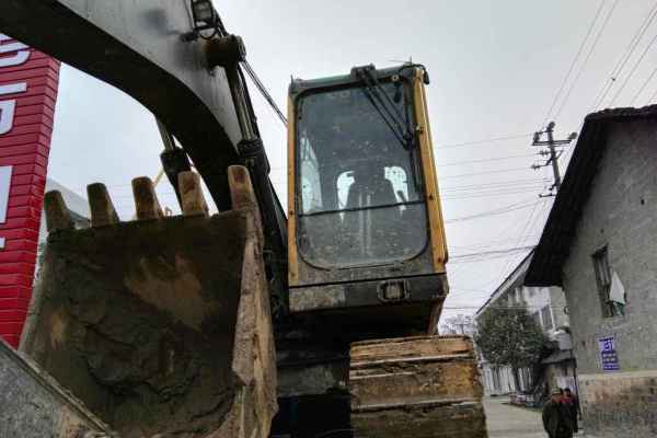 湖南出售转让二手4000小时2013年沃尔沃EC140BLC挖掘机