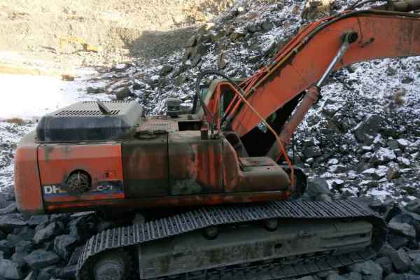 内蒙古出售转让二手9800小时2010年斗山DH370LC挖掘机