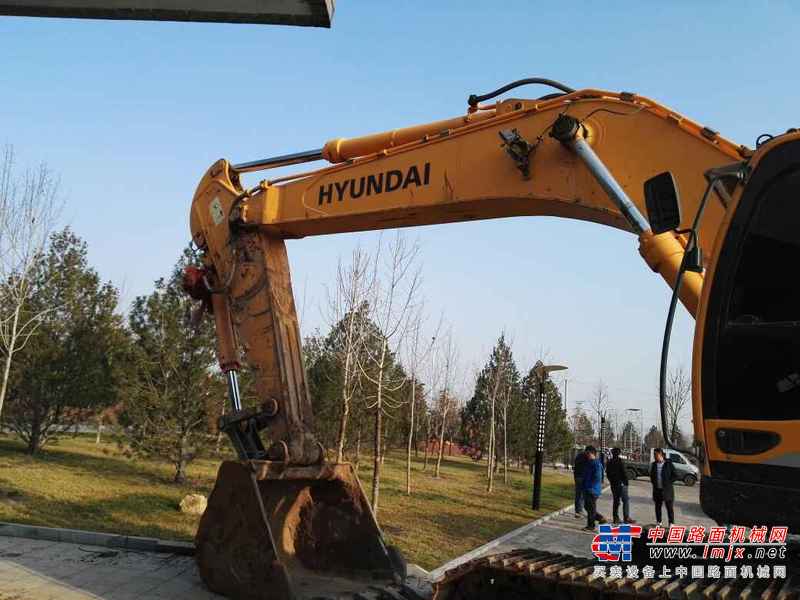 陕西出售转让二手6000小时2012年现代R385LC挖掘机