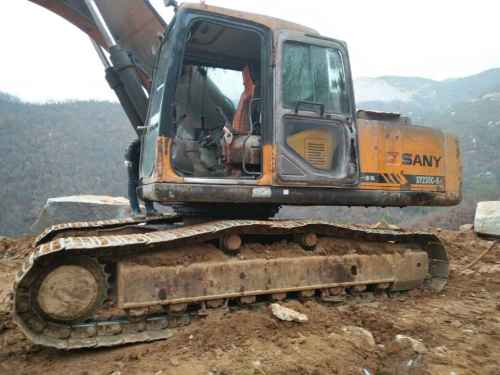 河南出售转让二手8600小时2010年三一重工SY235C挖掘机