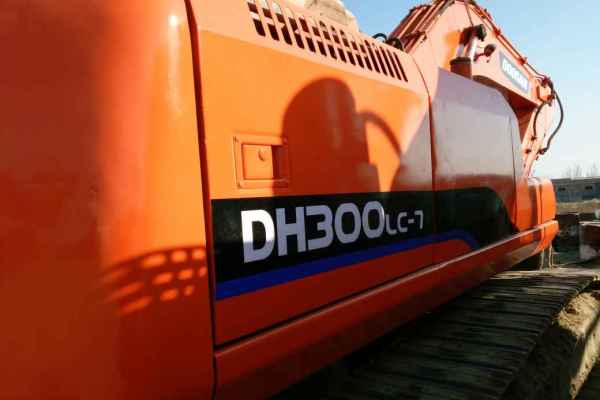 内蒙古出售转让二手12000小时2010年斗山DH300LC挖掘机