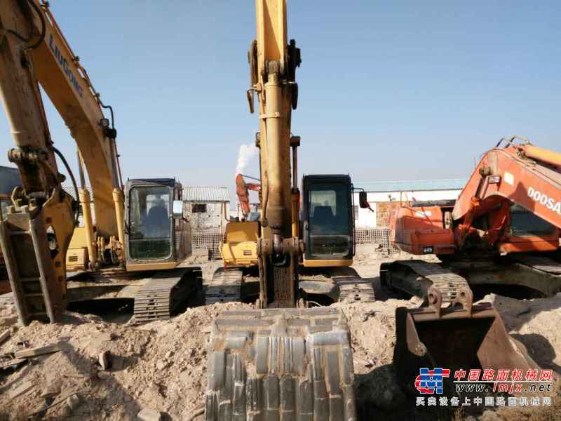 内蒙古出售转让二手9800小时2010年柳工CLG225C挖掘机
