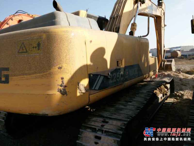 内蒙古出售转让二手9800小时2010年柳工CLG225C挖掘机