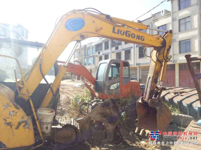 云南出售转让二手8963小时2009年柳工CLG908C挖掘机