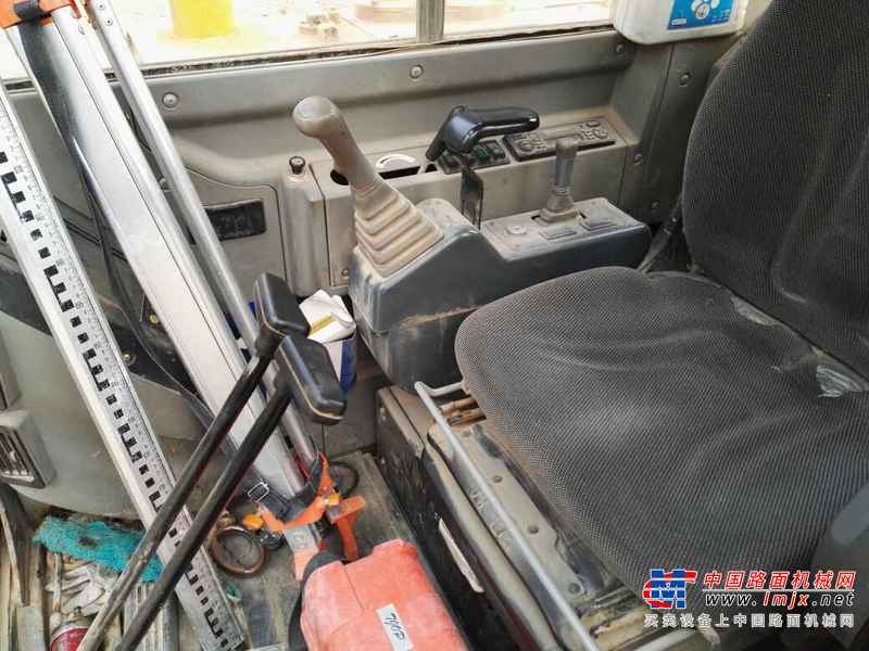 陕西出售转让二手1500小时2015年柳工CLG906D挖掘机