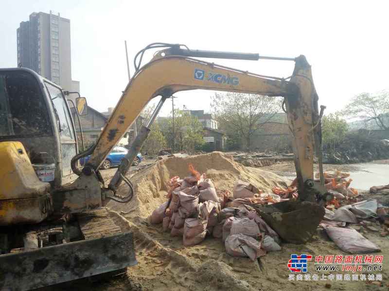 江西出售转让二手9500小时2010年徐工XE60挖掘机