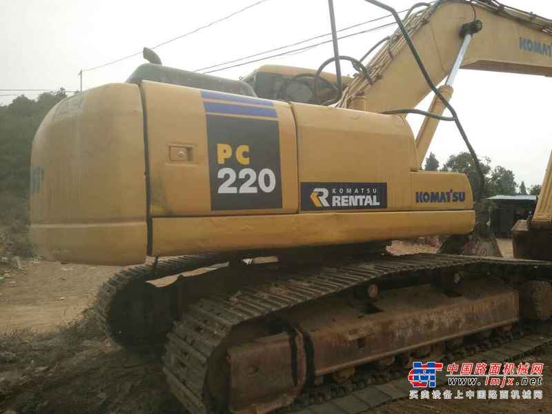 云南出售转让二手12000小时2006年小松PC220挖掘机
