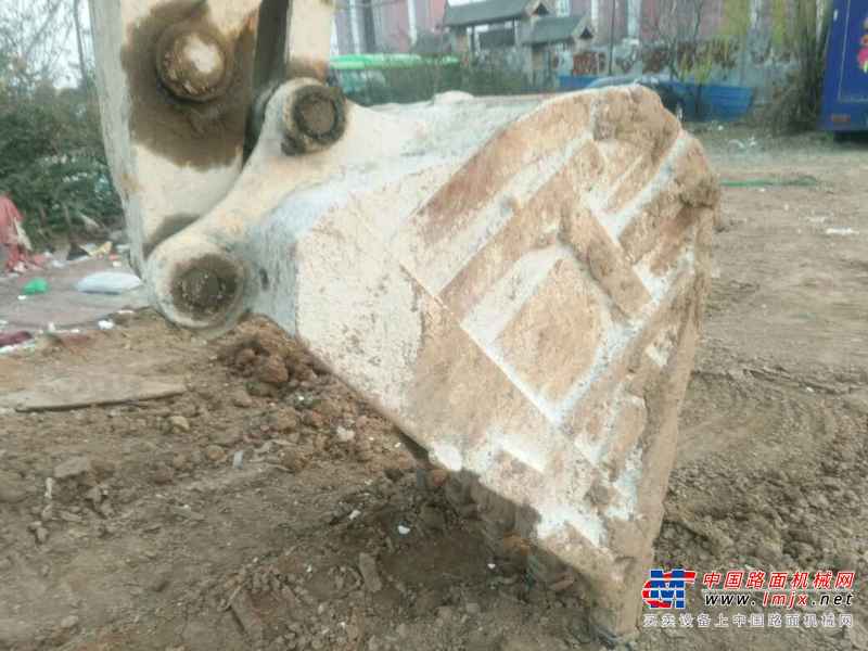 陕西出售转让二手6000小时2011年小松PC240挖掘机