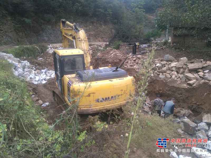 陕西出售转让二手7400小时2011年小松PC160LC挖掘机