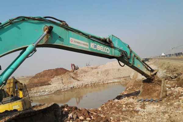 陕西出售转让二手8000小时2010年神钢SK210挖掘机