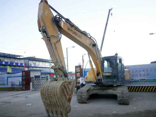 山西出售转让二手5000小时2011年现代R225LC挖掘机