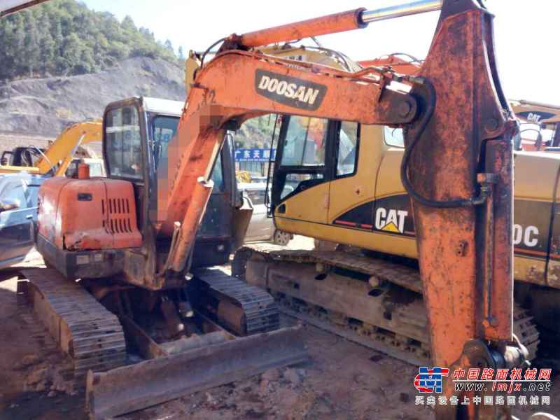 云南出售转让二手7000小时2012年斗山DX60挖掘机
