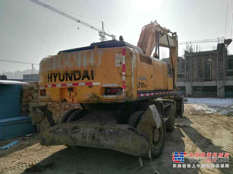 山西出售转让二手8500小时2009年现代轮挖R210W挖掘机