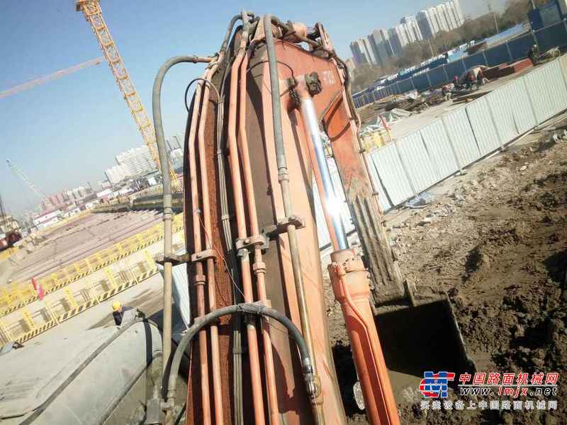 山西出售转让二手15000小时2007年日立ZX240LC挖掘机
