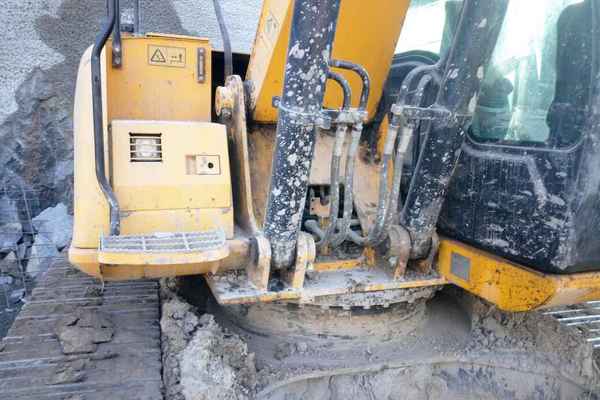山西出售转让二手6800小时2011年JCBJS220LC挖掘机