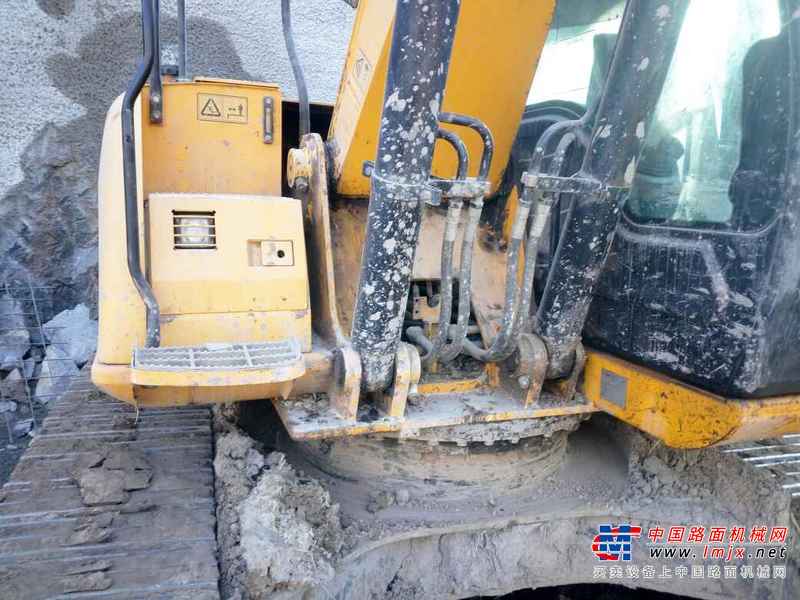山西出售转让二手6800小时2011年JCBJS220LC挖掘机