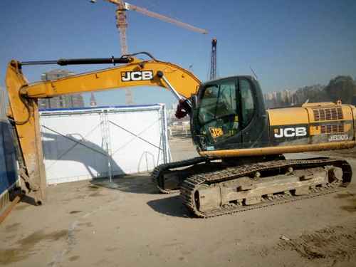 山西出售转让二手7000小时2011年JCBJS220LC挖掘机