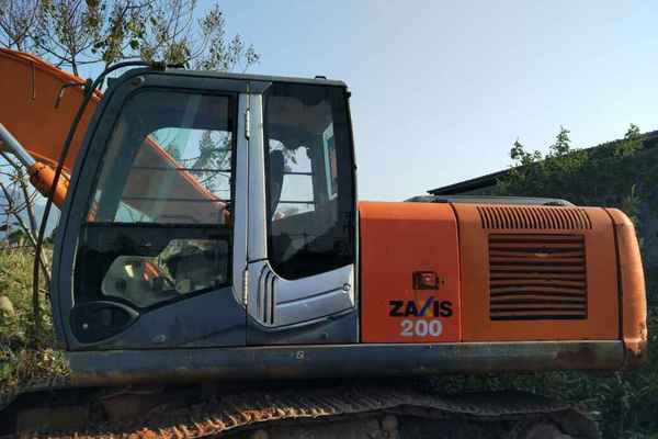 江西出售转让二手8000小时2011年日立ZX200挖掘机