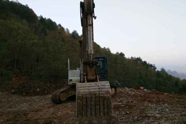 贵州出售转让二手6350小时2010年中联重科ZE230挖掘机